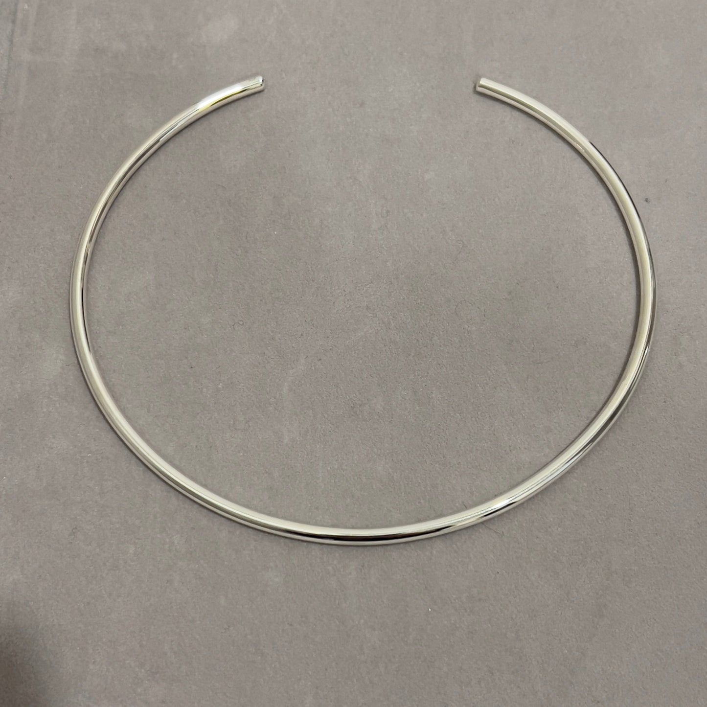 FORME MINIMALIST TUBE COLLAR