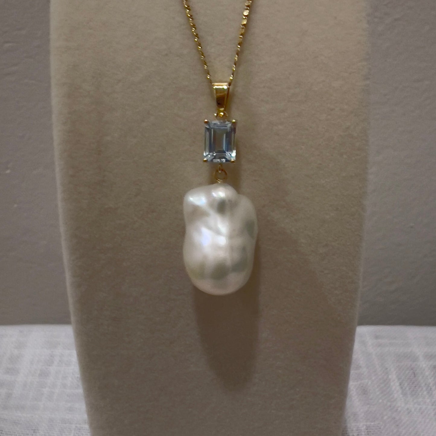 Azul Aquamarine & Baroque Pendant